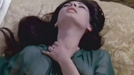 Uzun boylu, annesi, onu kedi türk konulu sex ile ıslak