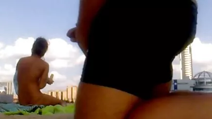 Yaşlı adam ile eğlenceli oynuyor, amatör konulu porno